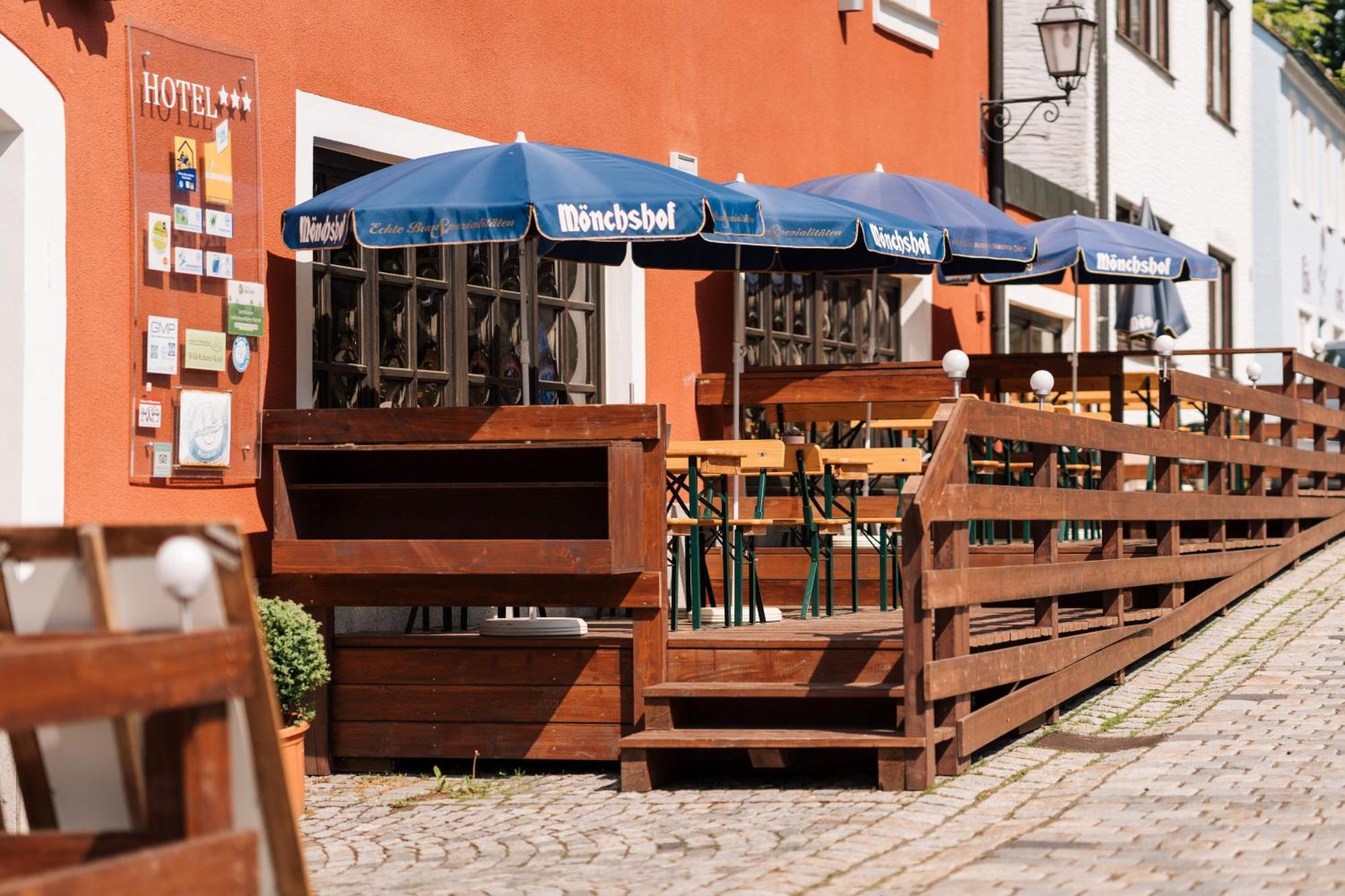Hotel Weisses Ross Konnersreuth Exterior foto